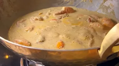 Daab Chingri Recipe: Prawns Cooked in Tender Coconut Shell 4